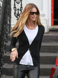 th_62098_celebrity_paradise.com_TheElder_ElleMacpherson2010_10_19_schoolruninLondon7_122_145lo.jpg