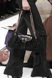 th_23178_md-fashionledge.com-fw06-rtw-newyork-w-renta-005-1agsj2bw_122_180lo.jpg
