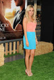 th_43901_celebrity_paradise.com_TheElder_AT43_122_365lo.jpg