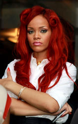 th_678641164_Preppie_Rihanna_outside_East_Side_Ink_salon_15_122_368lo.jpg