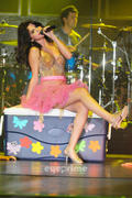 th_957861915_SelenaGomezConcertPicsFromFlorida017_122_454lo.jpg