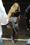 th_43813_Preppie_-_Kristen_Bell_departs_LAX_Airport_-_Jan._17_2010_838_122_489lo.jpg