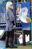 th_67090_gwen_stefani_takes_her_children_to_the_park_tikipeter_celebritycity_010_123_520lo.jpg