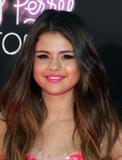 th_16301_Selena_Gomez_Katy_Perry_Part_of_me_Premiere_in_Hollywood_June_26_2012_035_122_579lo.jpg